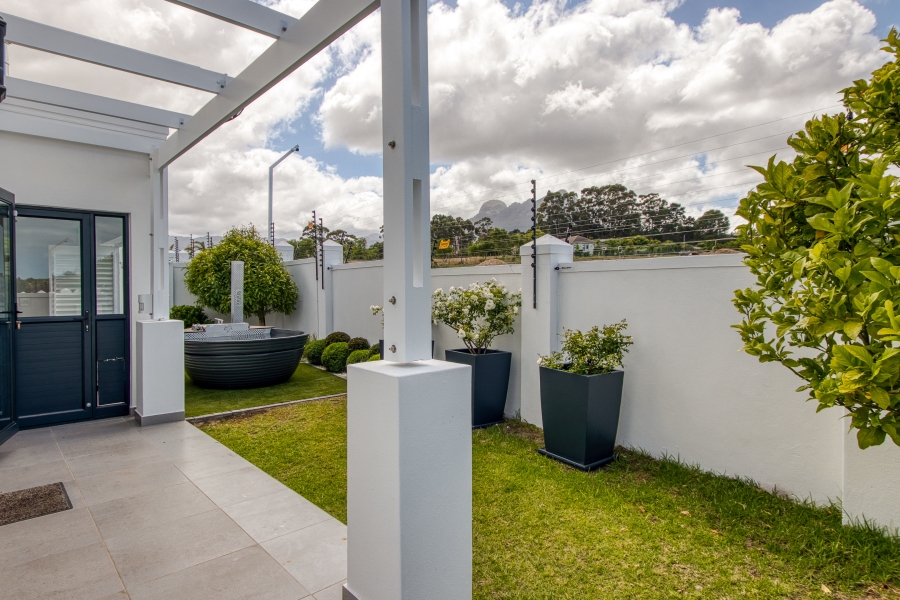 3 Bedroom Property for Sale in Helderberg Village Western Cape